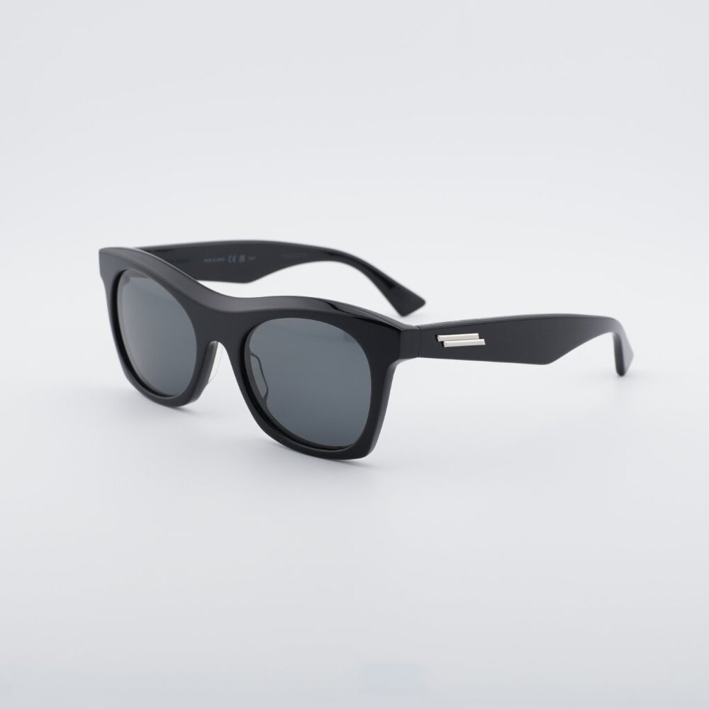 Bottega Veneta BV1061S 001 Sunglasses Black Square Frame, Grey Lenses